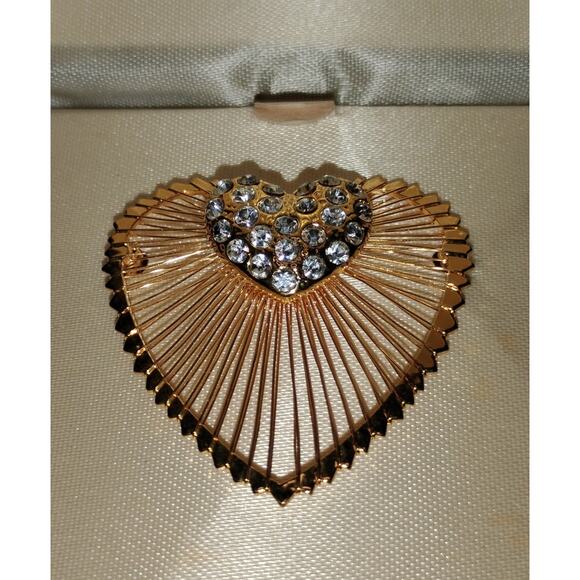 Vintage Monet Rhinestone Heart Brooch w/ Box – Gold Tone Radiant Fan Design - Picture 2 of 3
